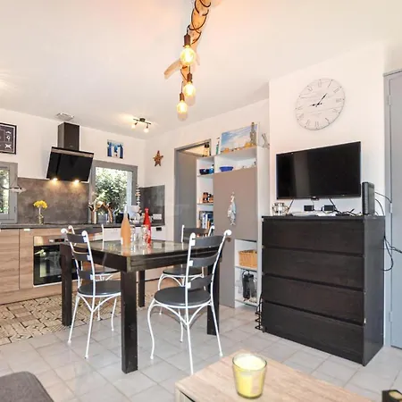 Stunning In With Kitchen *