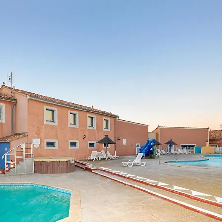 Stunning In With Kitchen Holiday home *